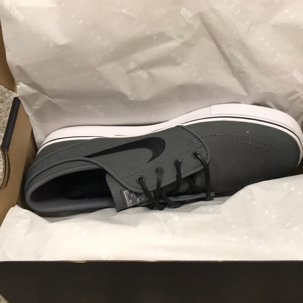 New in Box NikeID tennis shoes
